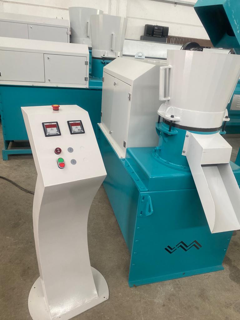 WhatsApp Image 2025-10-14 at 15.13.10 (2)